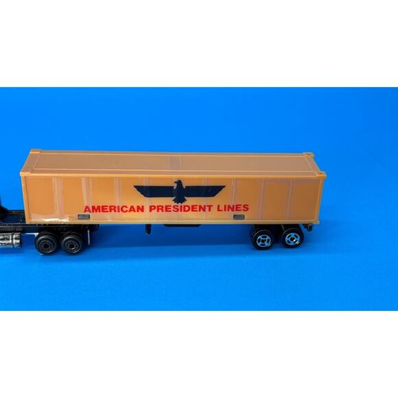 Vintage AMERICAN PRESIDENT Lines, HO Scale 1/87 Diecast Semi Truck Trailer - Picture 5 of 13